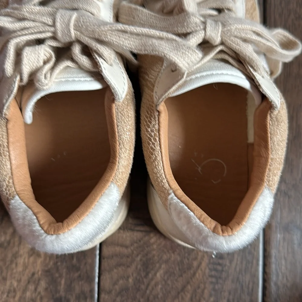 Oasis Society‎ star Sneakers Size 8